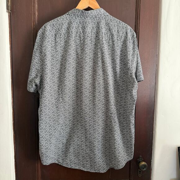 JOHN VARVATOS | Blue and White Floral Printed  Short Sleeve Button Down Shirt XL - Picture 5 of 7